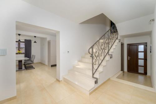 Villa RE by Istrialux in 薩維舍亞