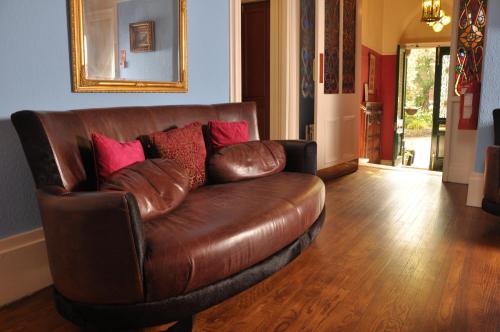 Farnley Tower Guesthouse - image 12