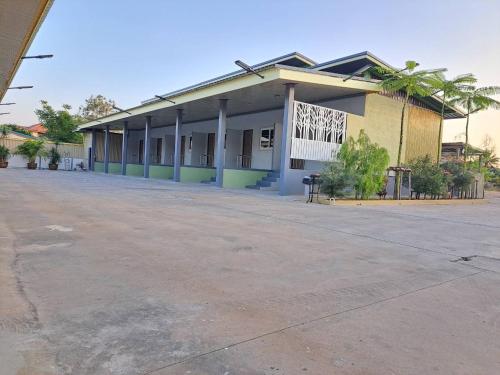 Surin โรงแรม เดอะกรีนนิช รีสอร์ท 2-Star Hotel room