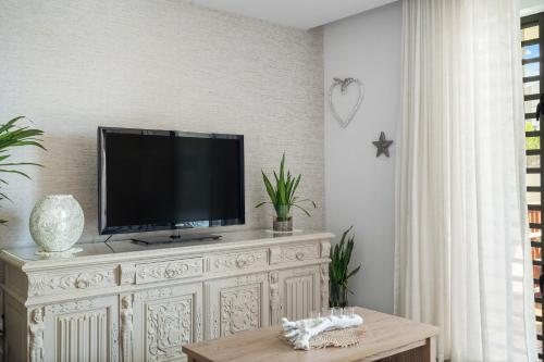 Indian Summer by IHR Indian Summer by IHR