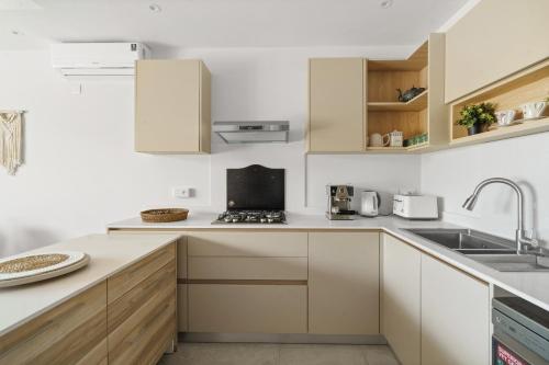 Indian Summer by IHR Indian Summer by IHR