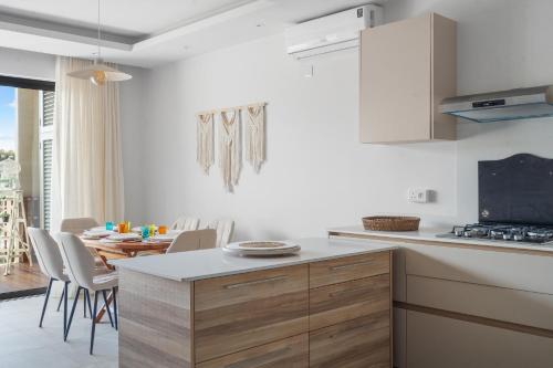 Indian Summer by IHR Indian Summer by IHR