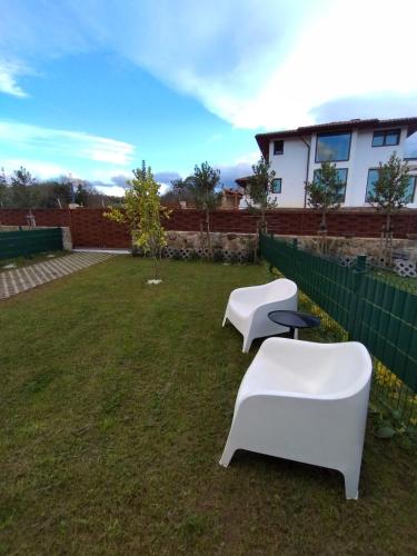 Kert, MIRADOR PLAYA DE OYAMBRE-vista al mar y jardín (MIRADOR PLAYA DE OYAMBRE-vista al mar y jardin) in Udias