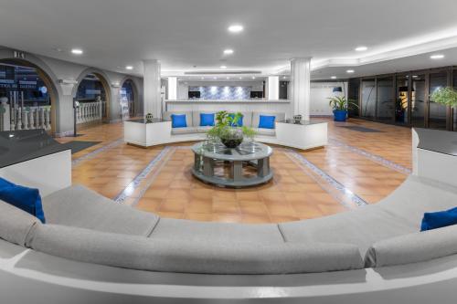 大堂, 厄爾巴卡斯蒂略聖喬治&安提瓜套房酒店 (Elba Castillo San Jorge & Antigua Suite Hotel) in 科斯塔德安提瓜 / 軸