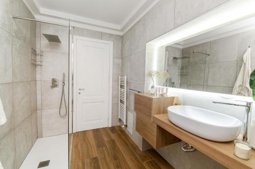 Quatrum Apartment - image 2