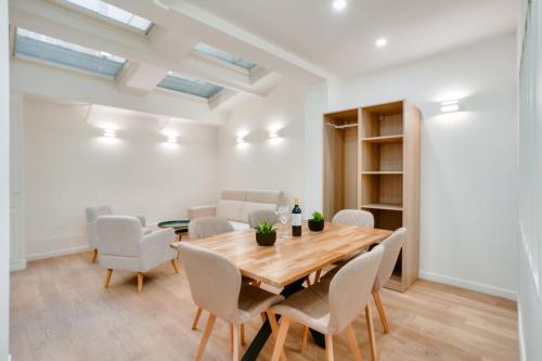 Cozy apartment in Saint-Germain-des-Prés, Paryż