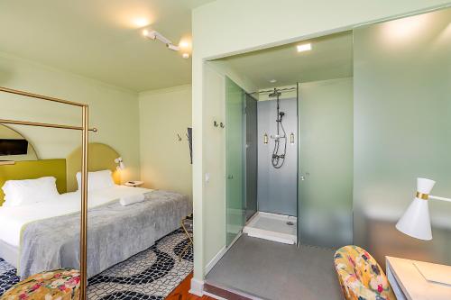 LR Guest House - image 4
