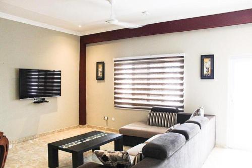 JB Apartment in Asylum Down