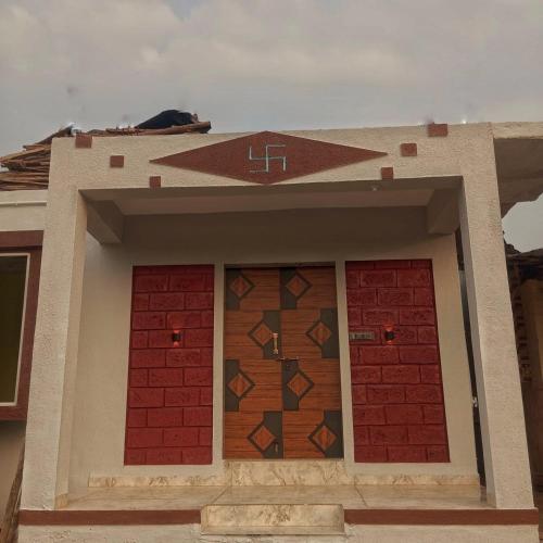 Radha Krishna Villa – khách sạn tại Kurul
