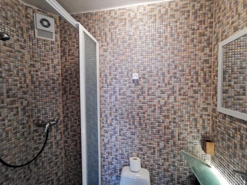 One-Bedroom Apartment image 2