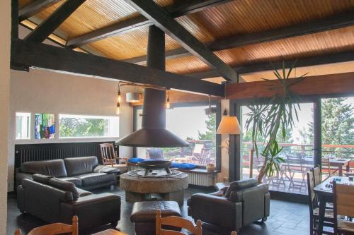 Grand appartement vue Montagne plein sud grand garage sur demande Grand appartement vue Montagne plein sud grand garage sur demande