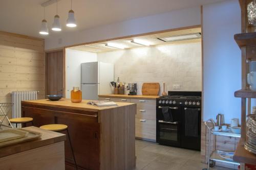 Grand appartement vue Montagne plein sud grand garage sur demande Grand appartement vue Montagne plein sud grand garage sur demande