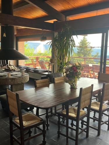 Grand appartement vue Montagne plein sud grand garage sur demande Grand appartement vue Montagne plein sud grand garage sur demande