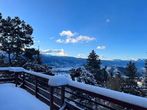 Grand appartement vue Montagne plein sud grand garage sur demande Grand appartement vue Montagne plein sud grand garage sur demande