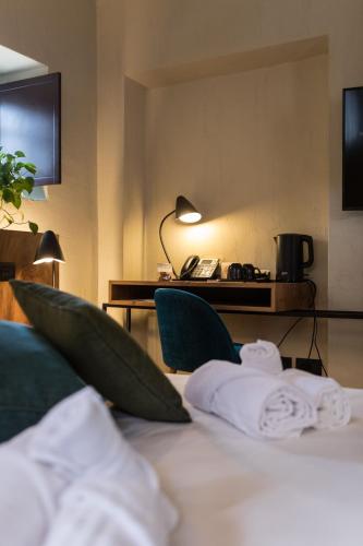 Superior Double or Twin Room with Garden View image 7