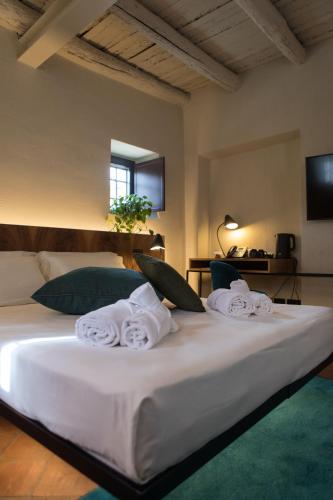 Superior Double or Twin Room with Garden View image 9