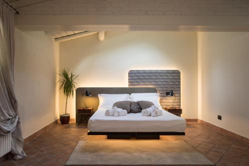 Double or Twin Room with Terrace image 9