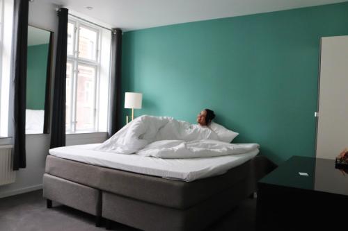 A Hotels City - image 13
