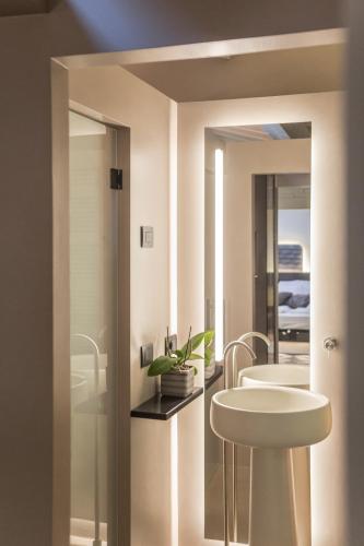 Double or Twin Room with Terrace image 2