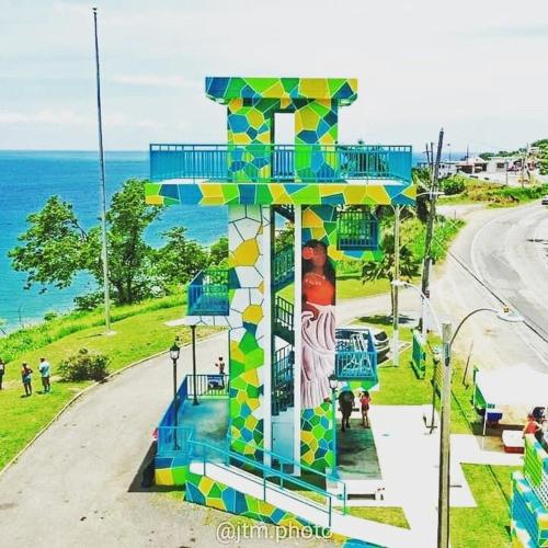 West Side Studio Apartments in อนาสโก