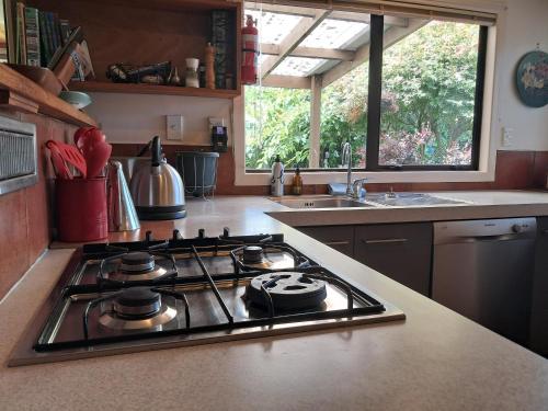 Secret Cottage in Waitara