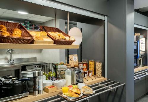 อาหารและเครื่องดื่ม, B&B HOTEL Vannes Est Golfe du Morbihan in วาน