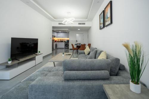 Dubai Marina - 1 BHK Unique Apartment, Dubai