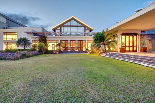 Exterior view, Pearl Continental Muzaffarabad in Mills