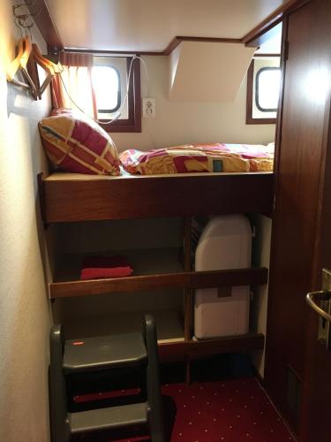 Botel Sailing Home - image 14