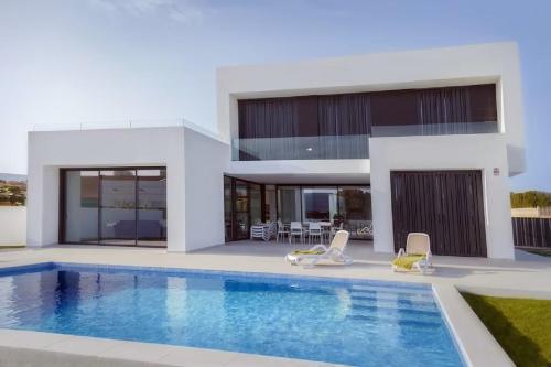Deluxe Villa image 10