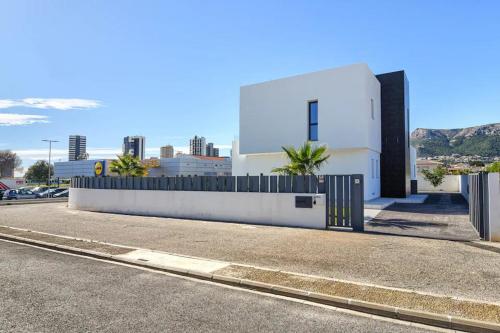 Deluxe Villa image 9