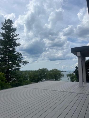 The Lake House in Georgina (ON)