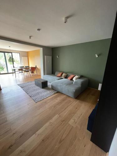 Modern oasis of peace with garden, top public transport, Düsseldorf (Foto 4)