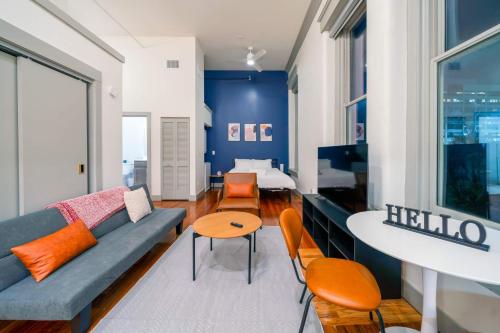 Bright and Modern Studio in Louisville # 408 in Louisville, USA
