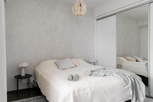Modern 1BR Apartment with Balcony at Tripla Pasila, 5 mins to Helsinki City Center, Helsinki (photo 7)