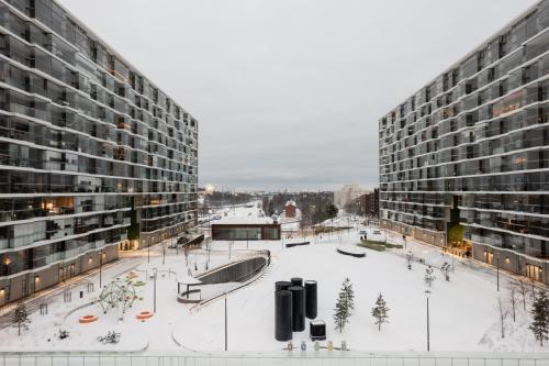 Modern 1BR Apartment with Balcony at Tripla Pasila, 5 mins to Helsinki City Center, Helsinki (photo 6)
