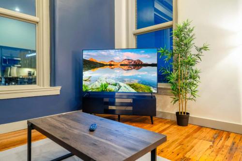 Modern Space in the Vibrant Louisville #410 in Louisville, USA