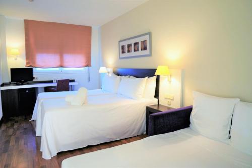 2 twin beds
