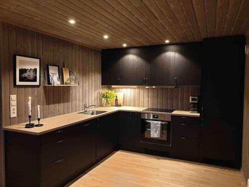 Küche, Magic views and walking distance to best beaches in Leknes