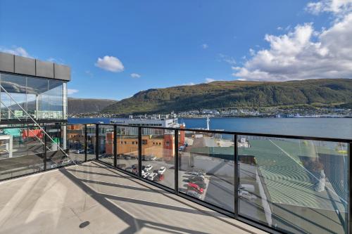 Penthouse with spectacular views and two balconies