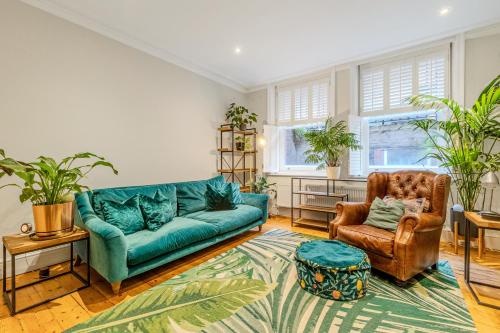 Central & bright 1BR flat, 5 min Oxford Circus St, Лондон