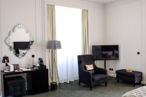 634374135 Farol Hotel