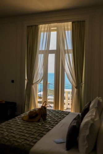 634374315 Farol Hotel