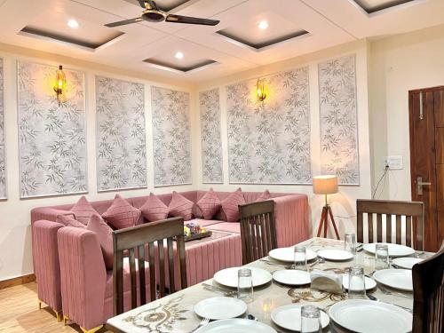 2 BHK Luxury Appartment & swimming pool & Garden & Terrace by Kasauli Vista