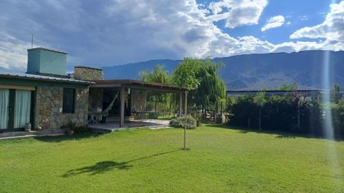 Dārzs, Cabaña Tras las Sierras (Cabana Tras las Sierras) in Villa Tacú