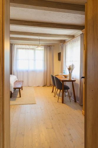 Rustic Inn bed and breakfast in Budesti