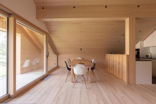 Fasiliteter, Beerenhus in Au