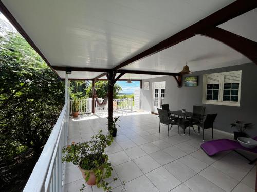 Balcony/terrace, villa entre ciel et montagne in Le Carbet