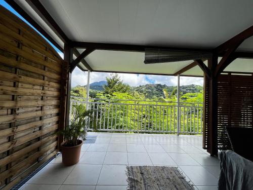 Balcony/terrace, villa entre ciel et montagne in Le Carbet