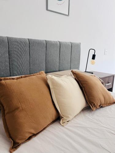 One-Bedroom Apartment image 1